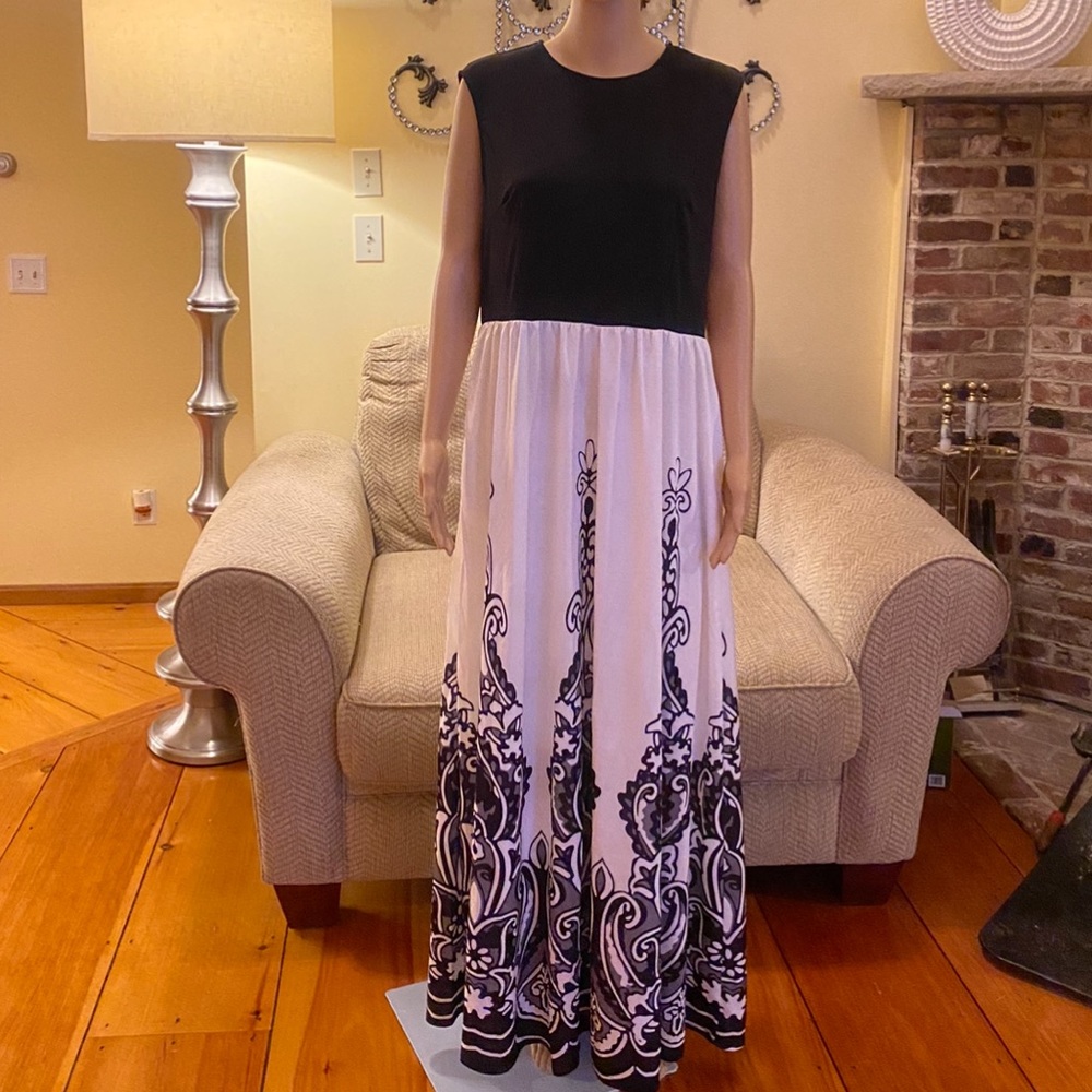 Women’s dress